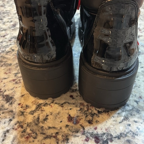 Skechers black patent leather boots - Picture 3 of 6